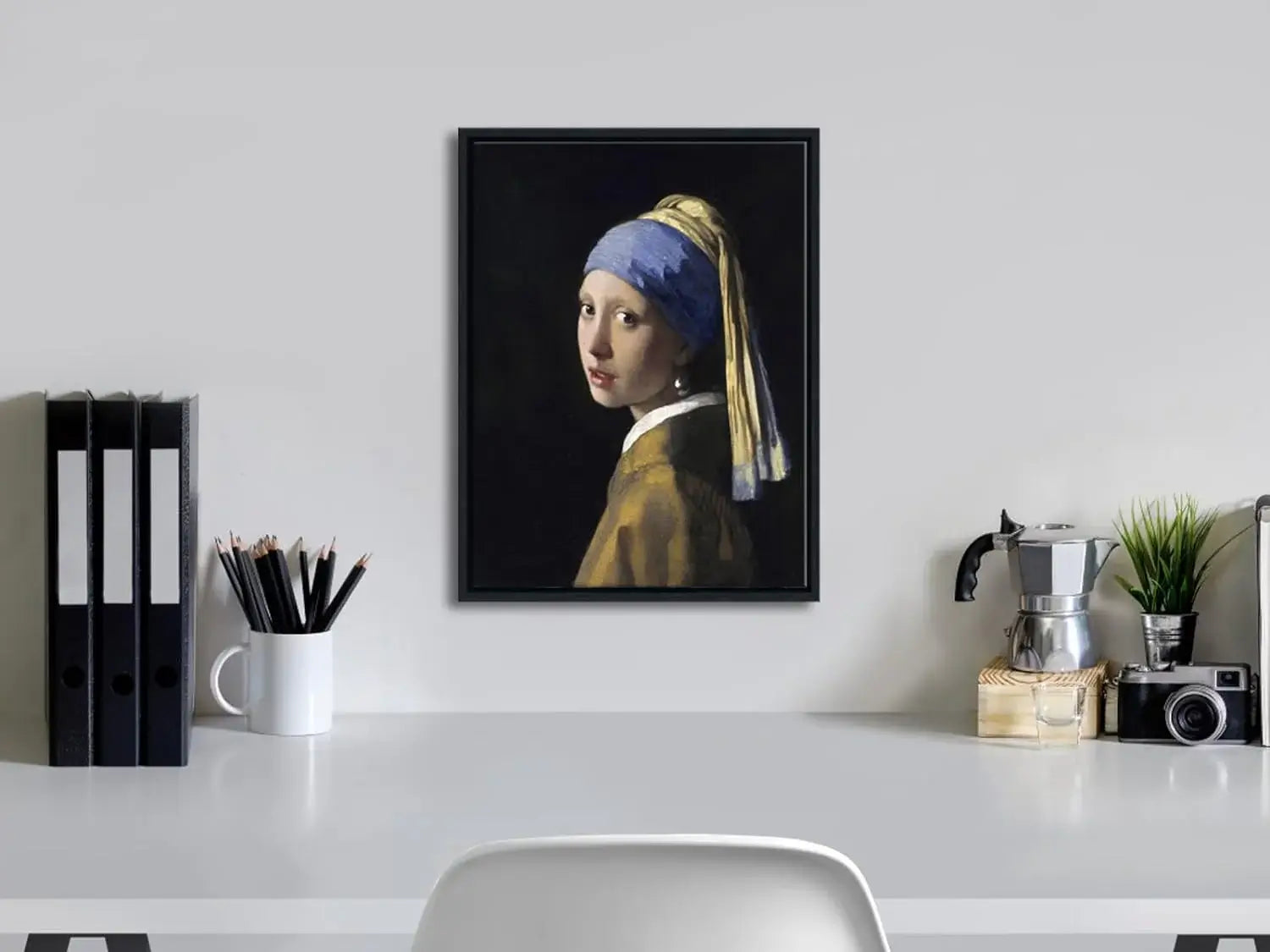 painting pearl earring